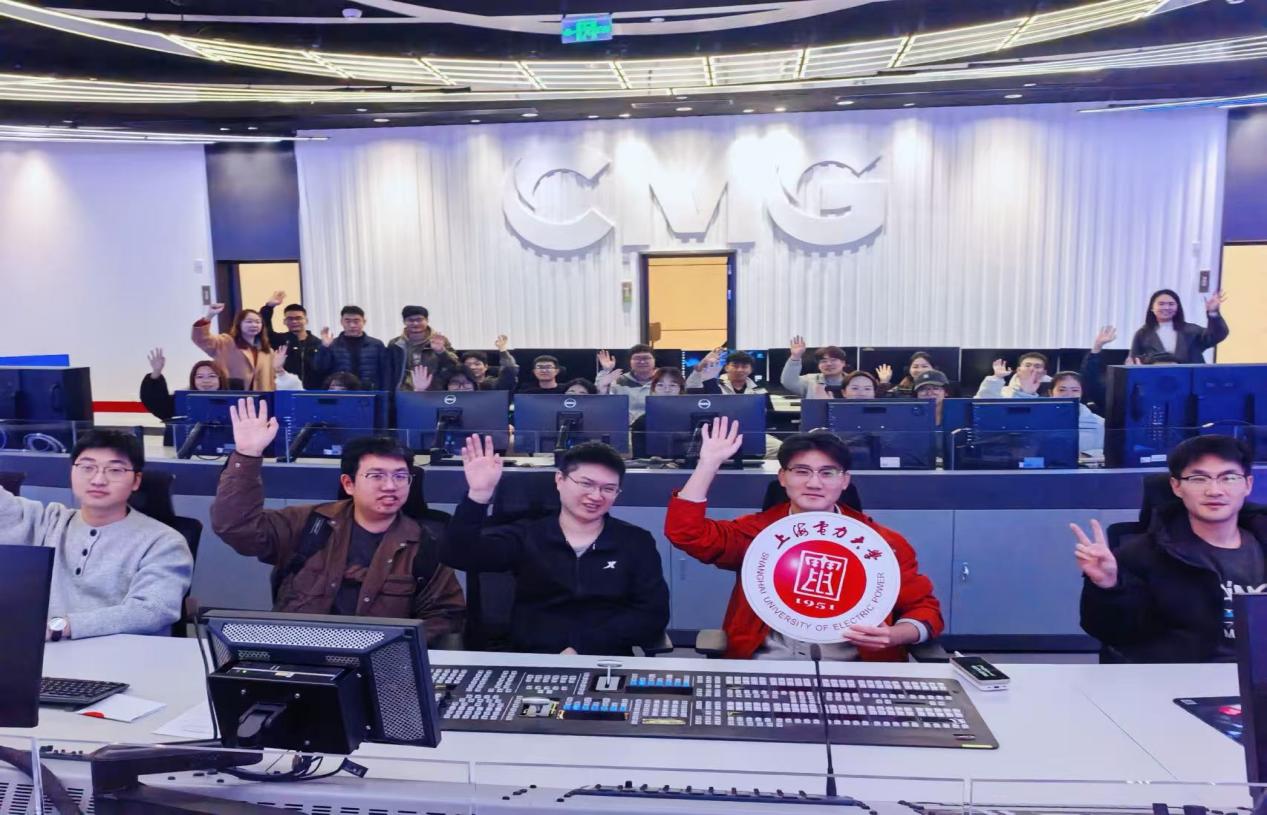 科技赋能研学 党建引领成长——太阳集团tyc151cc研究生党员赴国际传媒港开展沉浸式实践