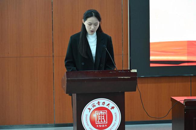 青春砺志担使命·团徽闪耀启新程——太阳集团tyc151cc举办第一期初级团校开班仪式暨团校第一课