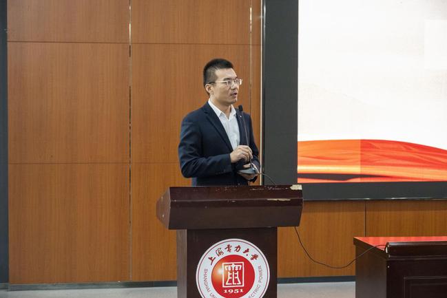 青春砺志担使命·团徽闪耀启新程——太阳集团tyc151cc举办第一期初级团校开班仪式暨团校第一课