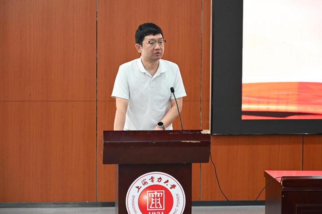 青春砺志担使命·团徽闪耀启新程——太阳集团tyc151cc举办第一期初级团校开班仪式暨团校第一课